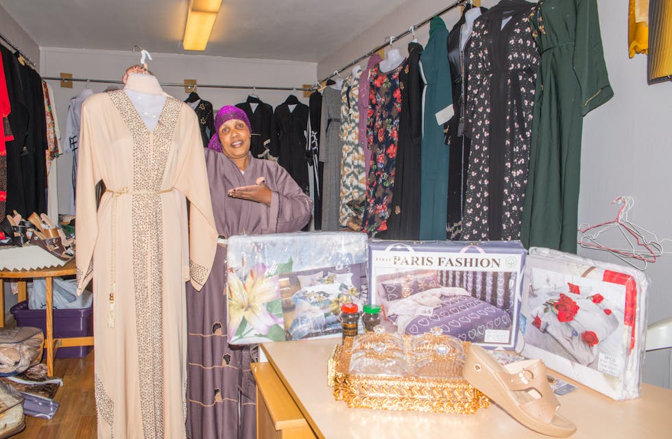Mandag åpner Arabo Sheekh Mohammed (50) sin nye butikk, Hani Shop, på Ringsevja