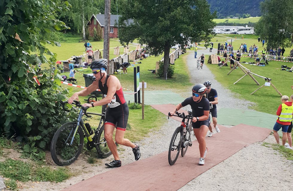 På hjul, til vanns og til beins: I morgen, lørdag, er det igjen klart for Lunde Triathlon. Sluseparken er start- og målområde for alle øvelser. 