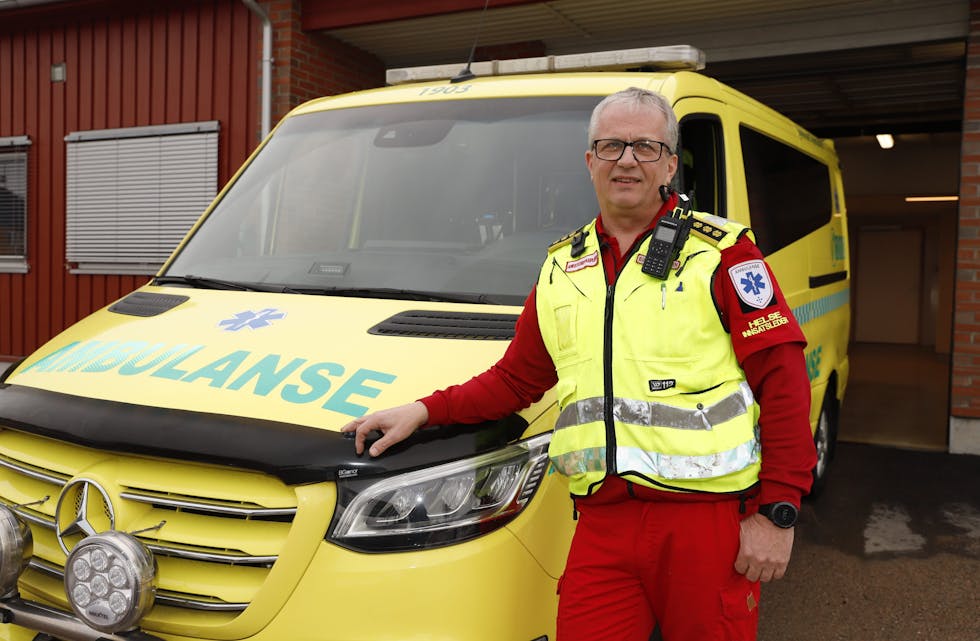 Bjørnar Johnsen eier og driver de to selskapene Nome Ambulanse AS og Seljord Ambulanse AS, som Sykehuset Telemark nå har bestemt seg for å overta. Det betyr at 29 ansatte fra Nome, Drangedal og Seljord får ny arbeidsgiver fra april neste år.