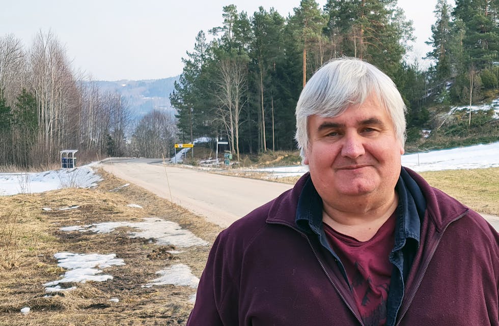 Avdelingsingeniør for samferdsel og kommunalteknikk, Per Varøy, er bekymret for kostnadene ved de nye vann- og avløpsledningene på Romnes. Spesielt prisene på asfalt har økt mye siden nyttår. 