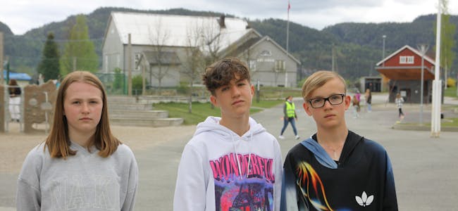 Ungdommen i Lunde kjeder seg, sier Tuva Nordheim (12), Kryspin Sobolewski (13) og  Ken-Brian Eriksen (13). 