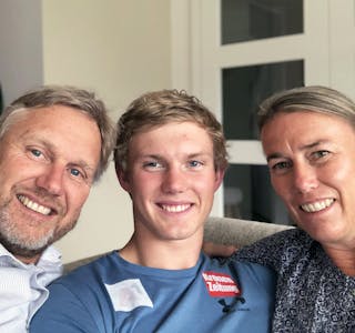 Atle Skårdal fra Lunde blir ny fartstrener for alpinlandslaget for kvinner. Her sammen med eldstesønnen Niklas, som også er et stort alpintalent, og kona Karin. 