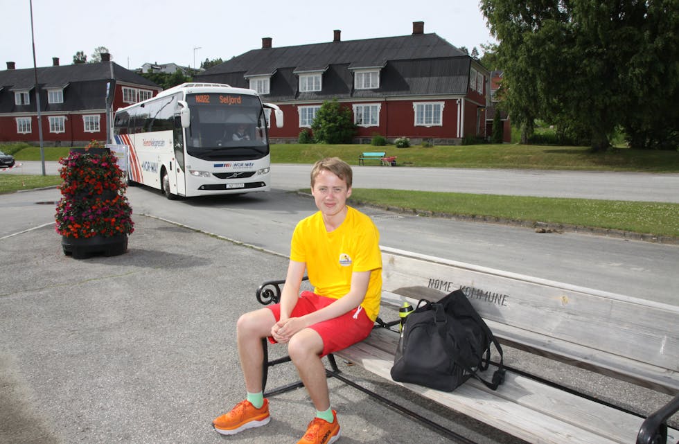 Eskil Kleppo Thorsen er glad for at bussbillettene skal bli billigere. 