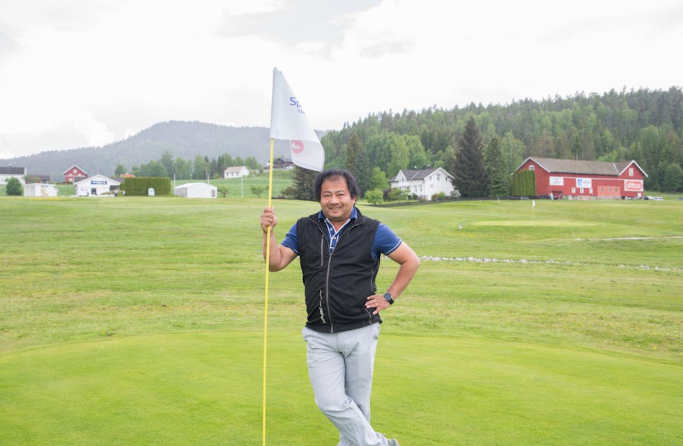 Daglig leder ved Norsjø golfpark, Ragnar Kisfoss, håper på en skikkelig god familiedag når den nye korthullsbanen skal åpnes 12. juni.
