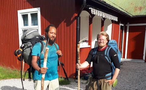 Dan A. Daba og Per Inge Helland ble ekstra godt mottatt i Lunde, under sin vandring fra Oslo til Stavanger. 