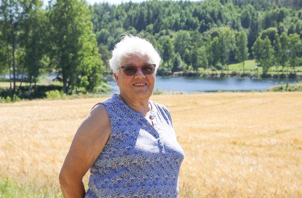 Nora Bleg har utsikt til vannet i Telemarkskanalen som nå gir millioner på millioner i ekstrainntekter til Nome kommune. 