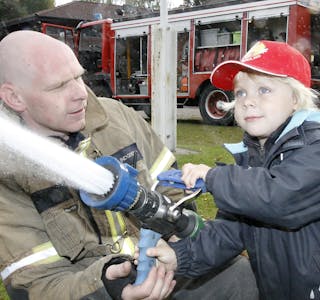 Åpen brannstasjon både i Lunde og på Ulefoss er en av tingene som skjer i helgen. 