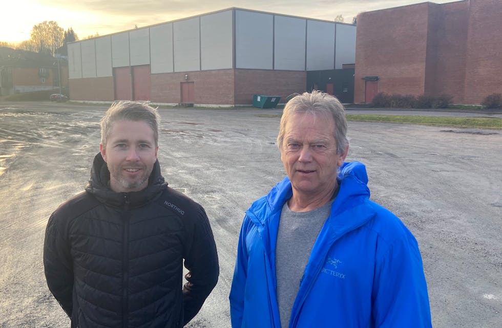 Henrik Salomonsen og Aslak Fjeld fra Nomes ny muligheter, står bak initiativet Nomebadet. Prosjektet er drevet fram på dugnad. 