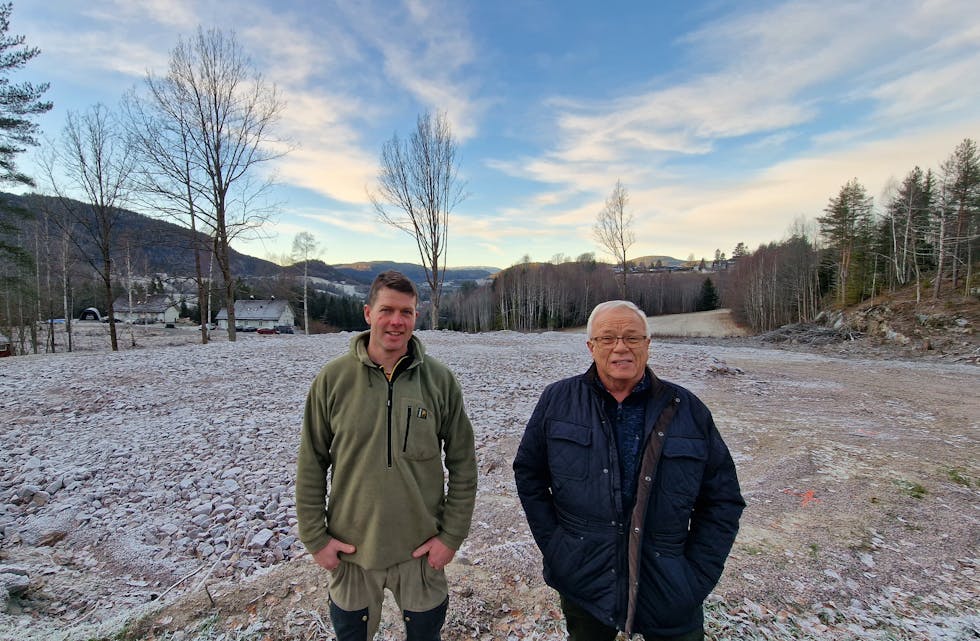 Tospann: Eiendomsutvikler Hans Oddvar Nordskog fra Lunde, sammen med Bjørn Tore Andersen, kjøpte tomtefeltet på Haslerud fra Nome kommune.
