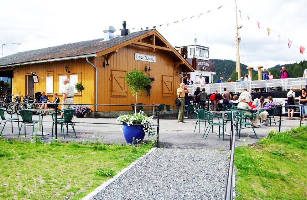 Om du har et ønske om å prøve deg i restaurant- og barbransjen har du sjansen nå. På Lunde Slusekro søkes det nemlig etter en ny driftsleder eller vertskapspar til sommersesongen. 