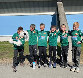Skade hadde med  tre lag på Vestfossen cup, sist helg. Her er gutter 10 på vei til kamp (alle foto: privat).