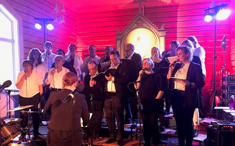 Jubileum: Koret «Koriander» markerte 25 år med en storstilt vårkonsert i Flåbygd kirke.

