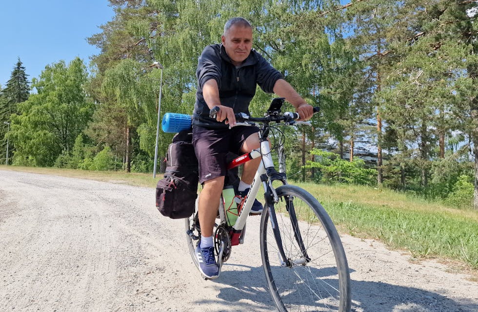 Sergey følte seg tvunget til å flykte fra Ukraina. Hans eneste mulighet var sykkel, og etter 11 døgn nådde han Norge. 
