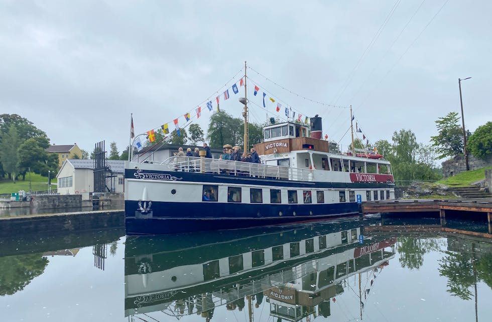 KAN FÅ TRØBBEL: MS Victoria er en av båtene som kan få utfordringer etter en utbygging i Bryggvannet (Foto: Hege Dorholt)