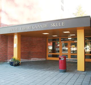 Nome videregående har avholdt skolevalg, og resultatene spriker mellom de to avdelingene. Her i Lunde gjør FrP et brakvalg.