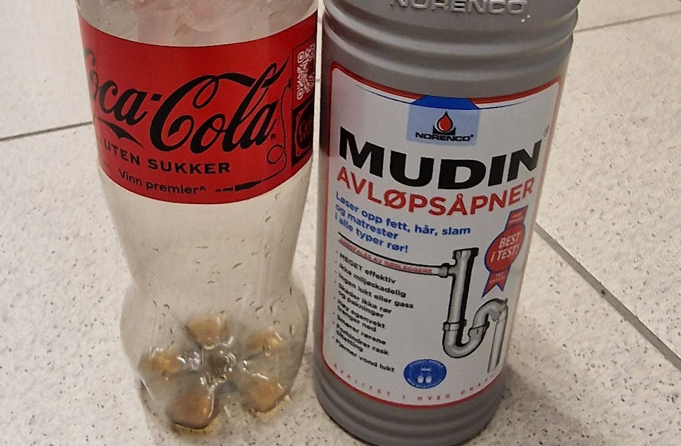 Avløpsåpner produktet "Mudin" har blitt benyttet til å lage smell eller etsebomber som er "detonert" i Lunde sentrum.