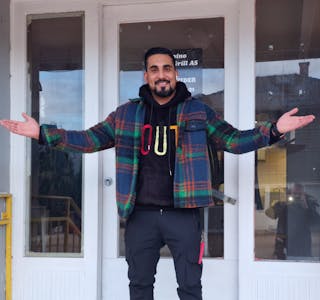 Shamsher Khan Alizai (29) startet gatekjøkken i Bøgata for ett år siden. Suksessen i nabokommunen har gjort at han nå vil prøve seg på Ulefoss.