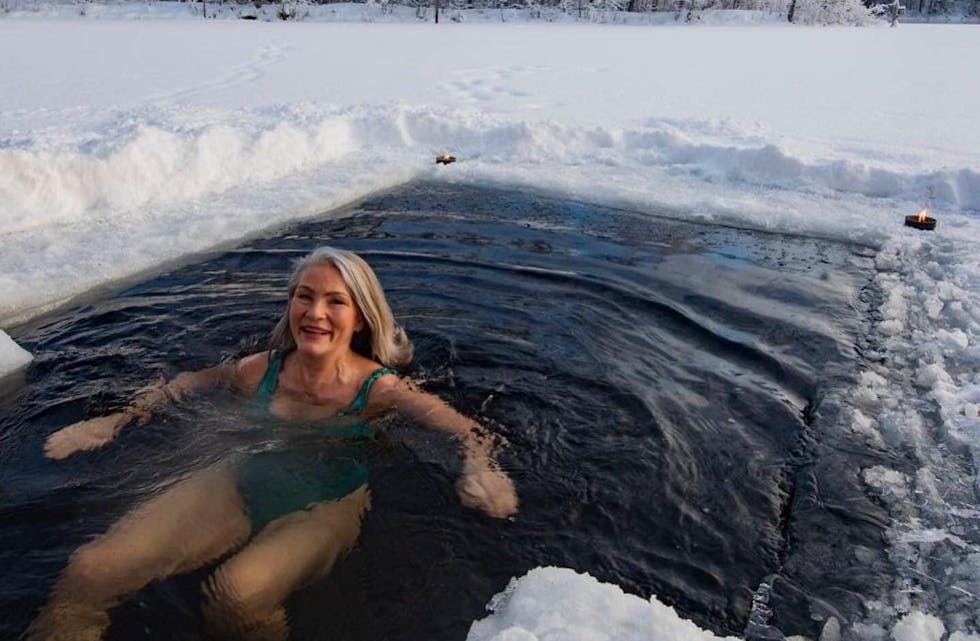 Heidi Solberg (57) isbader hver dag i Eidselva. Foto: Privat