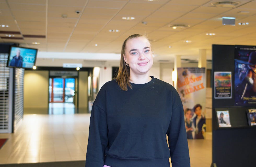 Ung i Nome og ungdomsleder, Paulina Vårli Olsen, inviterer ungdom til å være med på vinterferieaktiviteter. 