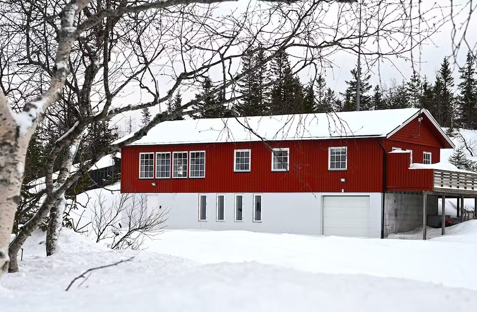 SOLGT: Nome Røde Kors har solgt denne hytta på Lifjell. (Foto: Øystein Akselberg)