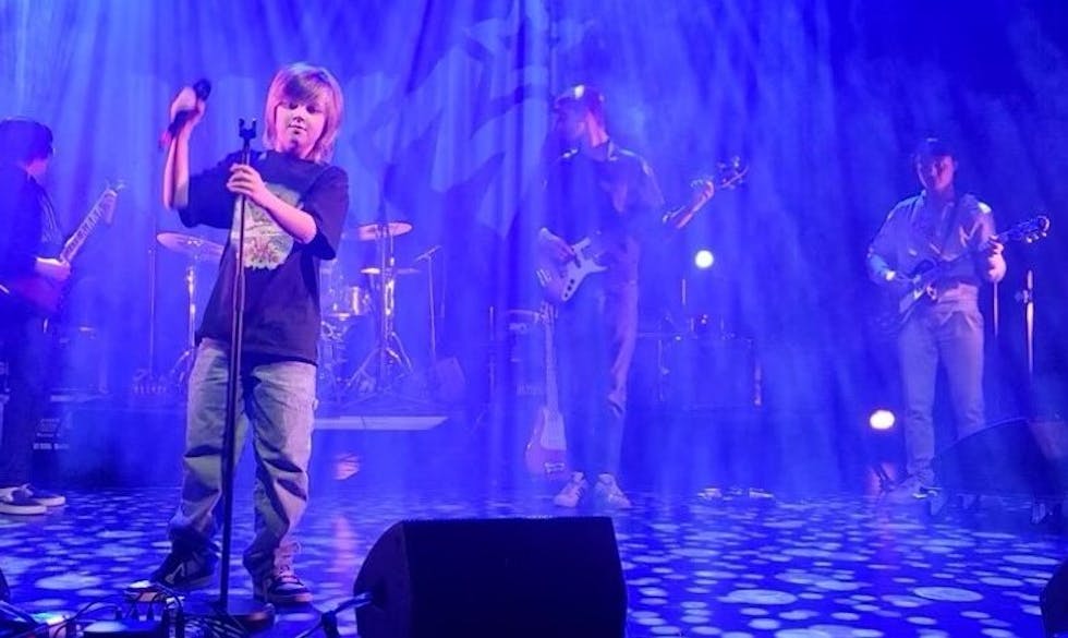 Birk er sanger i regionsbandet «Bandcamp1» som har med seg lundeheringene Olav Andre Tobro (bass) og Henrik Edvard Sundstøl (gitar).