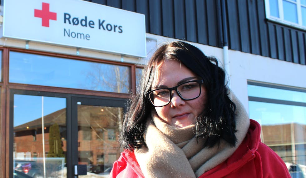 TO DAGER: – Nå prøver vi oss med åpen butikk to dager i uka, sier June Kristell Helander, som forteller om god respons for Røde Kors butikken i Lunde.