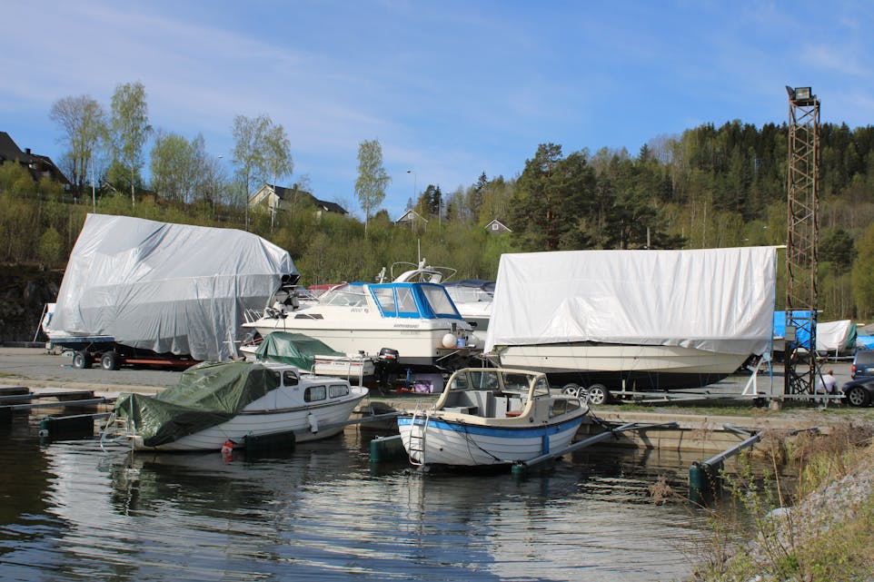 PÅGANG: Båtforeningen vurderer å øke tallet på båtplasser her i Kastebukta.
